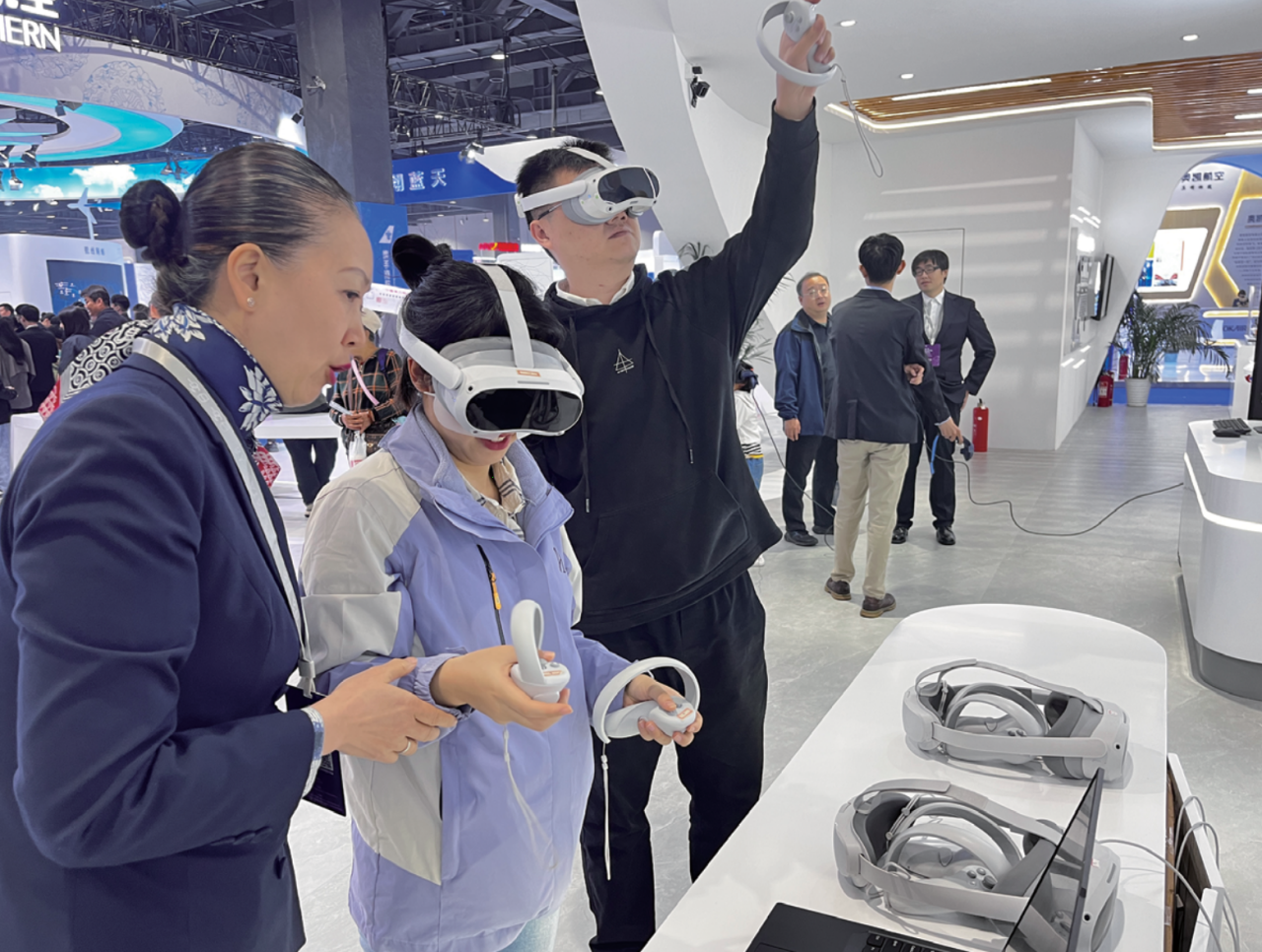 VR训练展品参加航展
